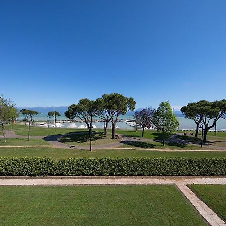I Mosaici Apartments By Wonderful Italy Sirmione Exteriör bild