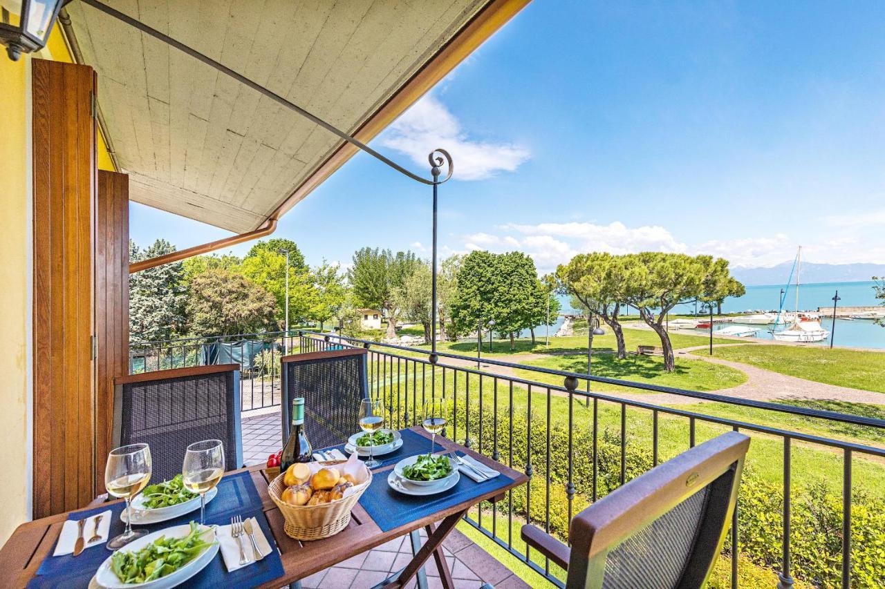 I Mosaici Apartments By Wonderful Italy Sirmione Exteriör bild