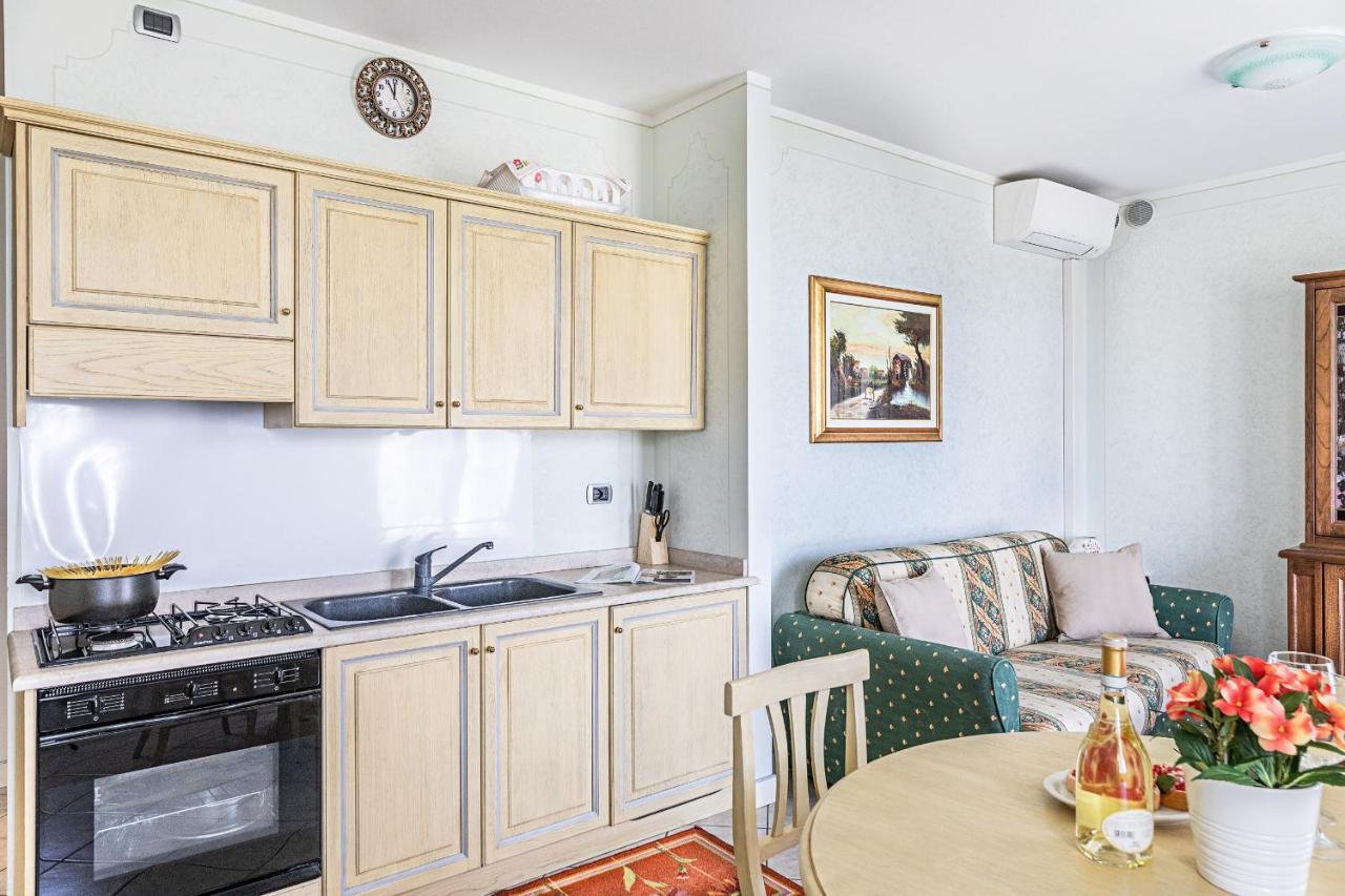 I Mosaici Apartments By Wonderful Italy Sirmione Exteriör bild