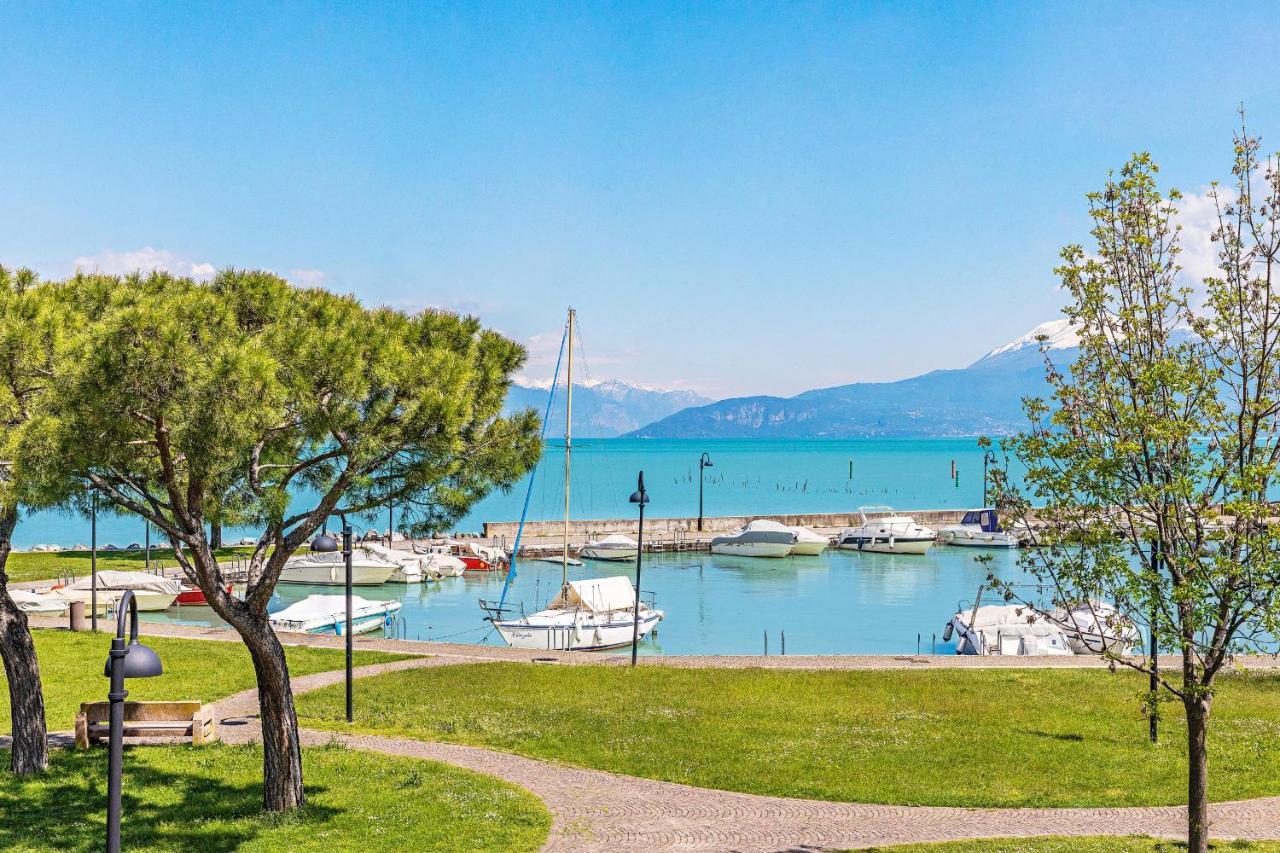 I Mosaici Apartments By Wonderful Italy Sirmione Exteriör bild