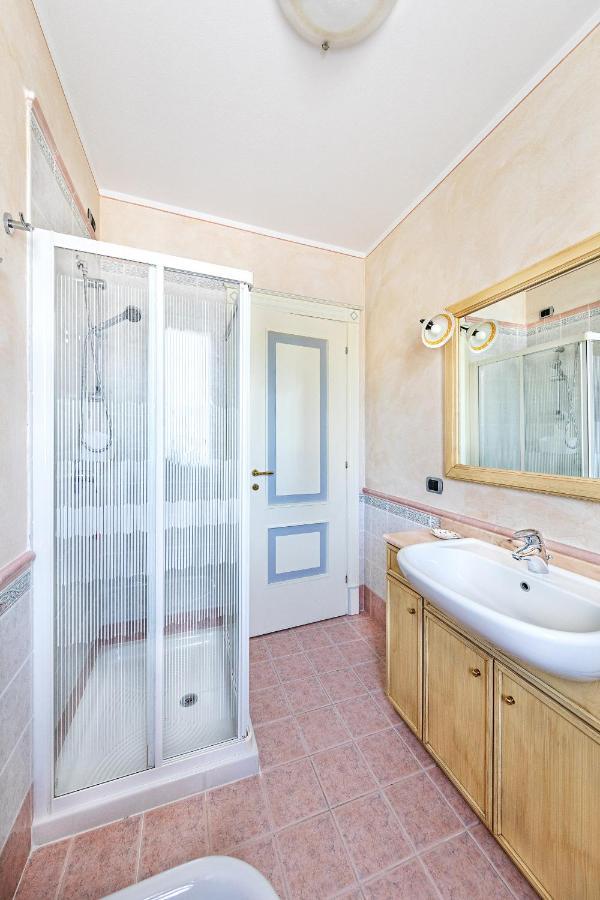I Mosaici Apartments By Wonderful Italy Sirmione Exteriör bild