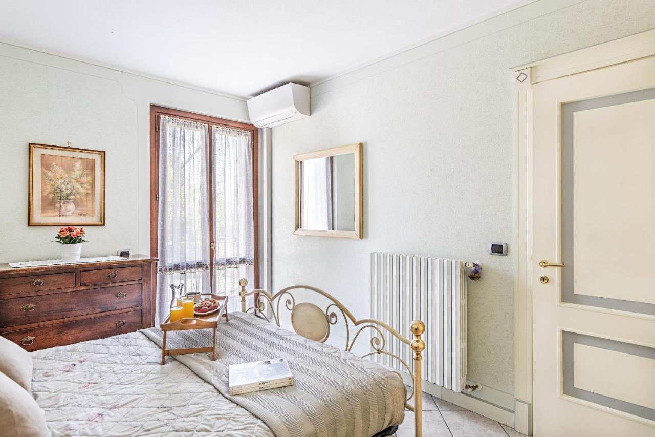 I Mosaici Apartments By Wonderful Italy Sirmione Exteriör bild