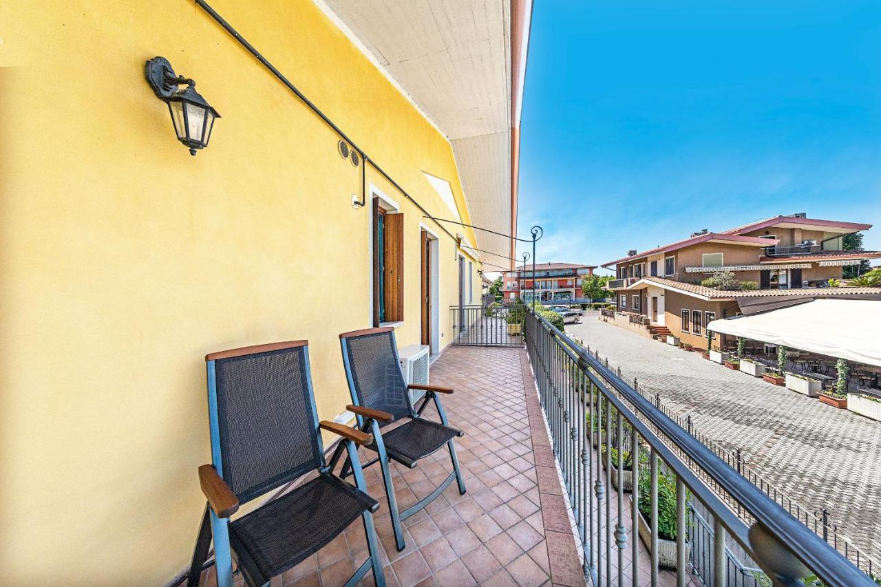I Mosaici Apartments By Wonderful Italy Sirmione Exteriör bild