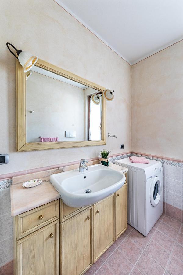 I Mosaici Apartments By Wonderful Italy Sirmione Exteriör bild