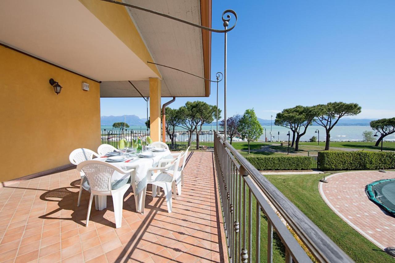 I Mosaici Apartments By Wonderful Italy Sirmione Exteriör bild
