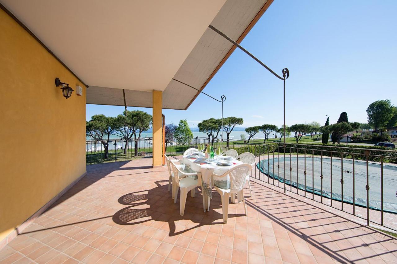 I Mosaici Apartments By Wonderful Italy Sirmione Exteriör bild