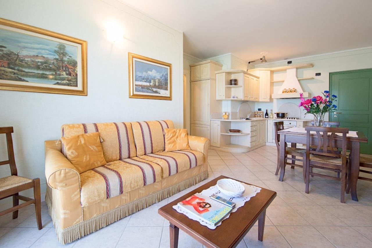 I Mosaici Apartments By Wonderful Italy Sirmione Exteriör bild
