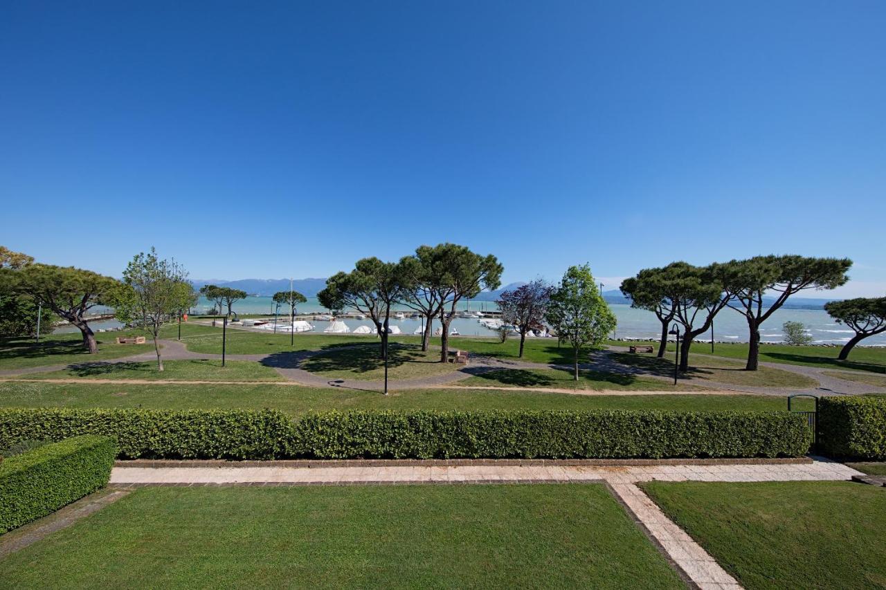 I Mosaici Apartments By Wonderful Italy Sirmione Exteriör bild