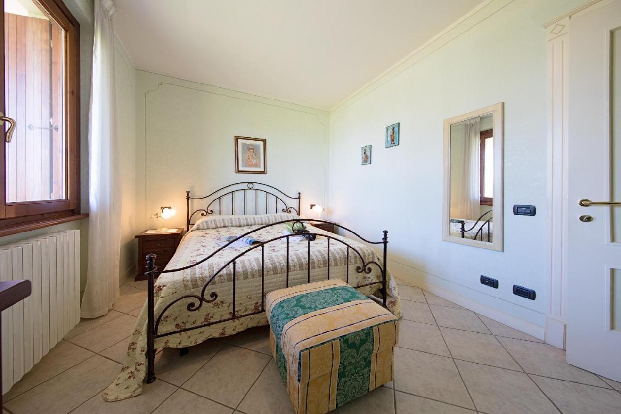I Mosaici Apartments By Wonderful Italy Sirmione Exteriör bild
